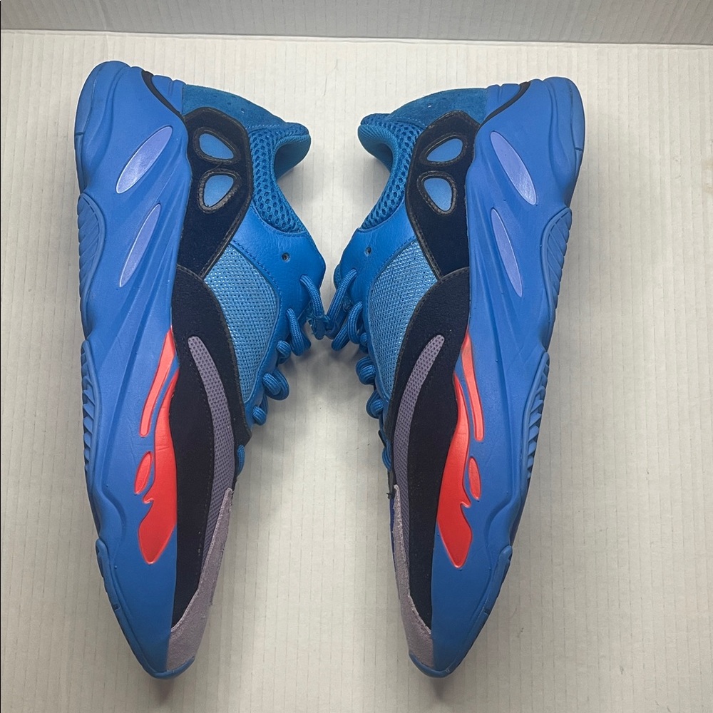 🆕Yeezys - Picture 4 of 10